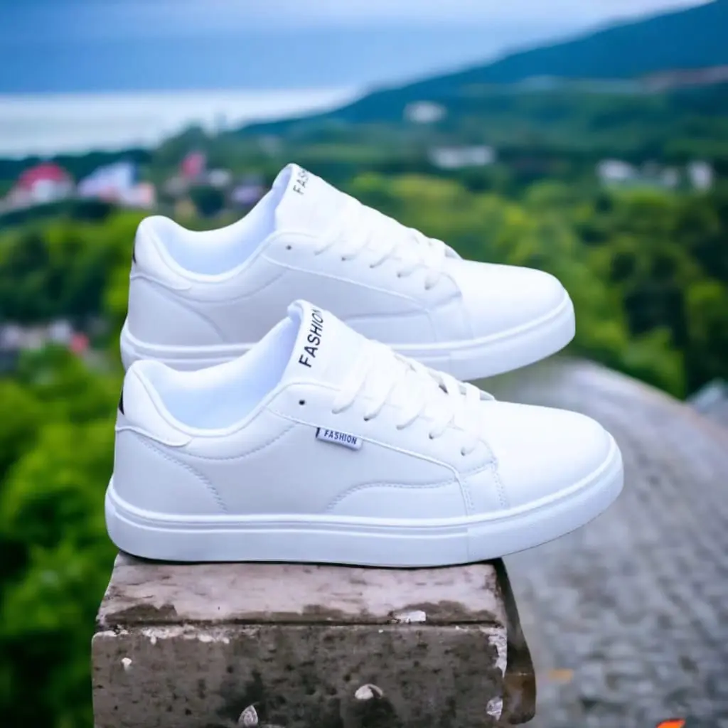 sepatu pria sneakers model senji polos warna hitam dan putih