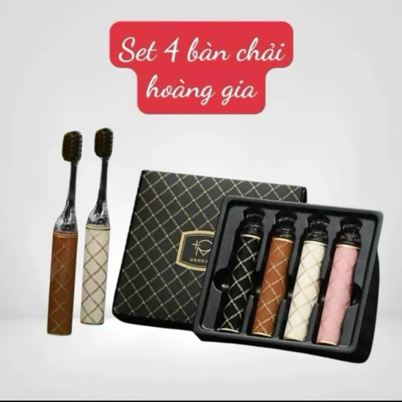 [Mới] Bộ 4 Chiếc Bàn Chải “Hoàng Gia” Sang Chảnh Nam Nữ Gấp Gọn Tiện Lợi