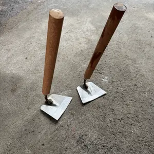 Cangkul/wangkil kecil buat bersihin rumput alat berkebun