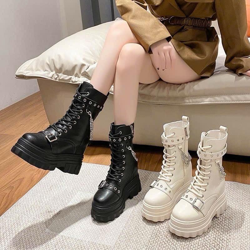 Giày bốt nữ cổ lửng khóa cạnh phối khuy cá tính da PU đế cao 10 phân khuy cài cách điệu thời trang