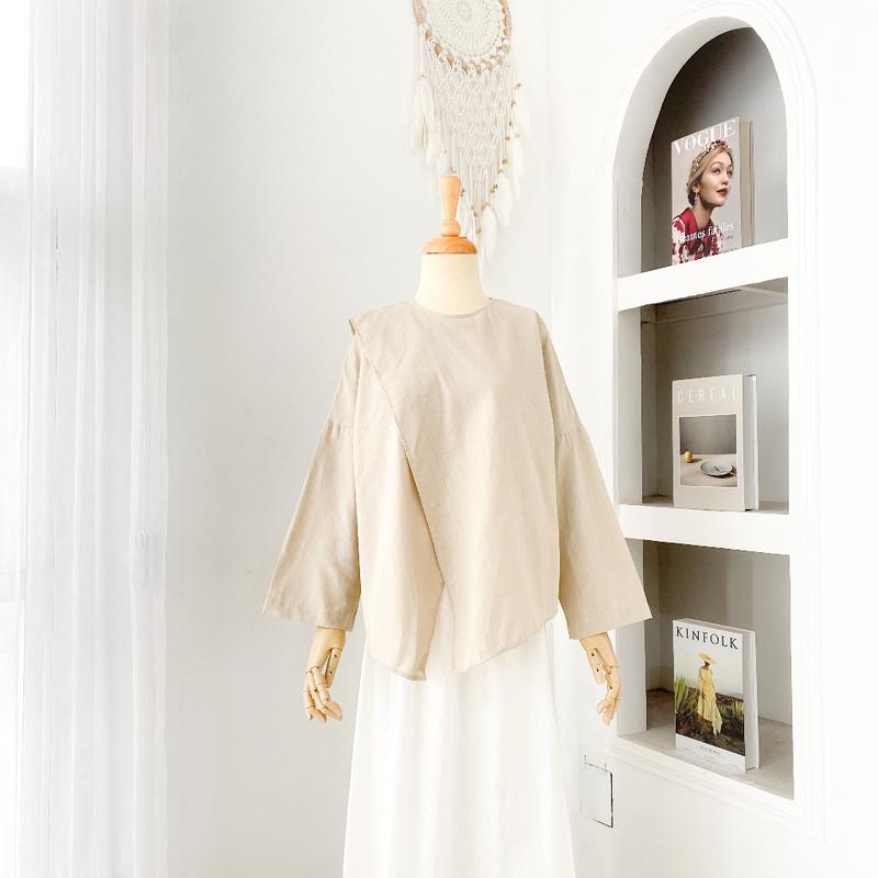 GLADY SLIT BLOUSE - FLOTTILICIOUS / baju wanita / atasan murah / fashion outfit / hijab ootd /  baju murah kekinian / blouse korean style Kain Kancing Casual 1