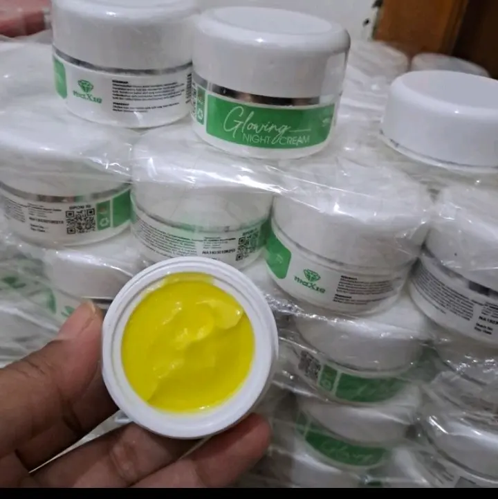 Cream flek Wajah glow Cream Flek Cream Flek - Salep Flek ,Kemasan Baru Pelembab Hitam Wajah 1