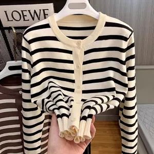 Atasan kardigan rajutan garis-garis hitam putih lengan panjang aprikot