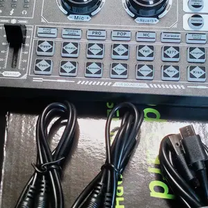 F999 Sound Card Hitam Siaran Langsung Peralatan Khusus Mikrofon Bernyanyi Universal Audio Kartu Laptop dengan Chip DSP Digital dan Pengurangan Kebisingan untuk Siaran dan Rekaman