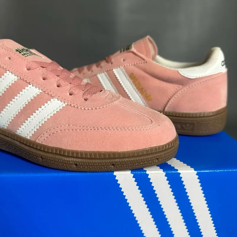 Sepatu spezial pink lis putih 0