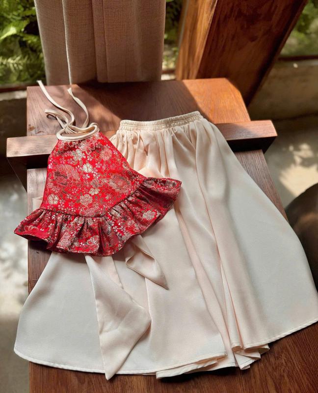  Vivi Baby Set Yếm Gấm Hoa Trung thu kèm váy cho bé gái 8-28kg 