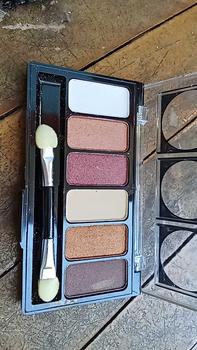 Product Review of EYESHADOW & HIGHLIGHTER Glamour Wajah Mempercantik from m**y 0