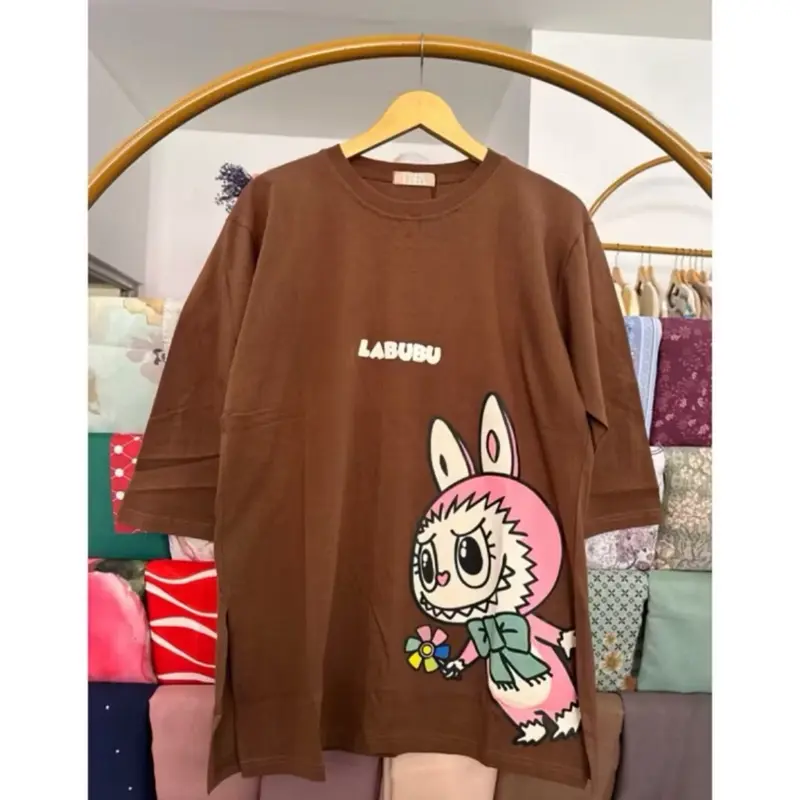 ￼ATASAN LABUBU TERBRU  BELAH SAMPING BAHAN COMBED25s Kaos 1