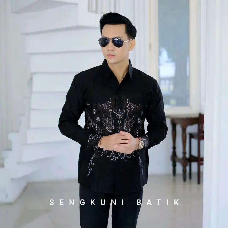 MOKSHA Kemeja Batik Slimfit Hitam Minimalis Bahan Katun Lapis Furing PREMIUM Pria Lengan Panjang 1