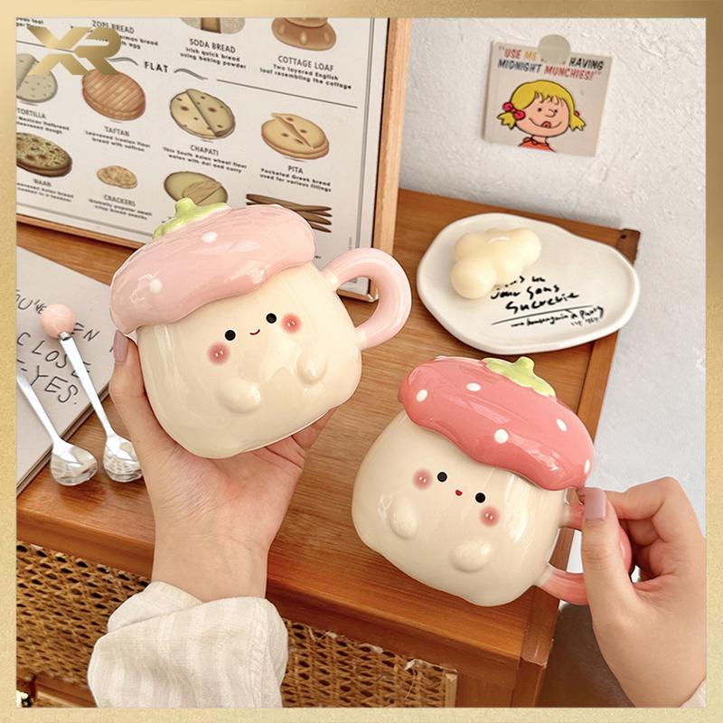  Bộ quà tặng ly cốc sứ uống nước có nắp quả dâu 450ml kèm muỗng - CMB 