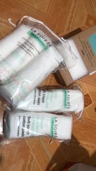 Product Review of Bông tẩy trang La soirée 85 miếng vuông to 100% cotton mềm mịn dai không sơ bông from a**a 0