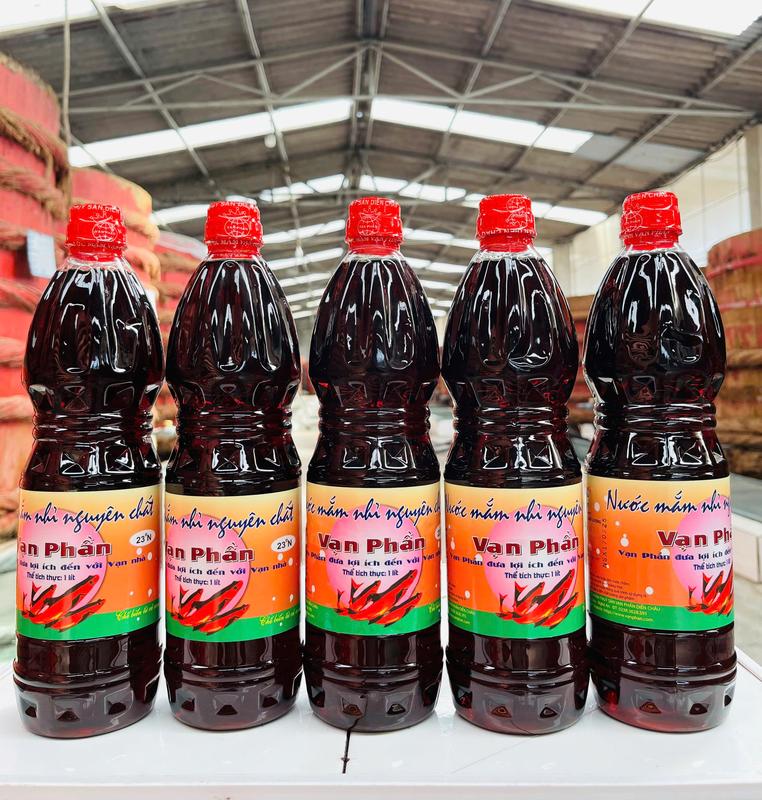 5L Nước mắm nhỉ nguyên chất chuyên nấu  23 đạm. Mắm ủ chượp 2 năm. Thành phần: đạm cá và muối ăn