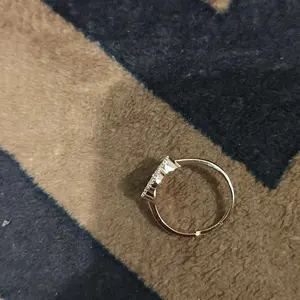 LM702 Pearly Jewelry Cincin Kristal Semanggi Empat Daun Berlapis Emas Baja Tahan Karat Anti Luntur Aksesoris Perhiasan Fashion Wanita Dewasa