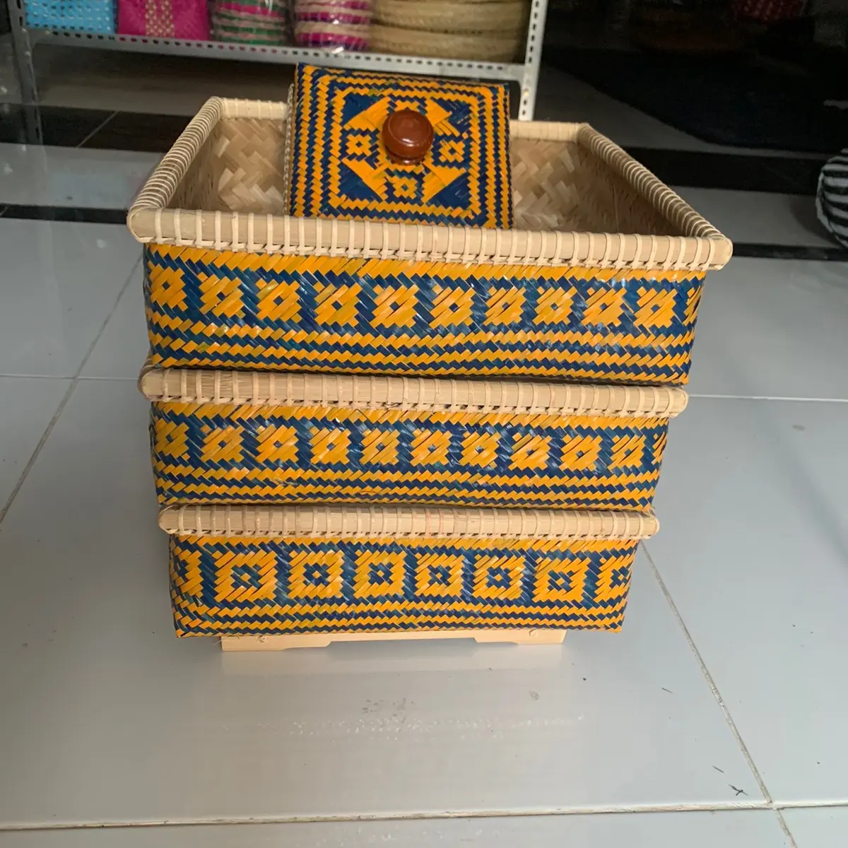Kepe sebeh. Uk 28 x 28 cm