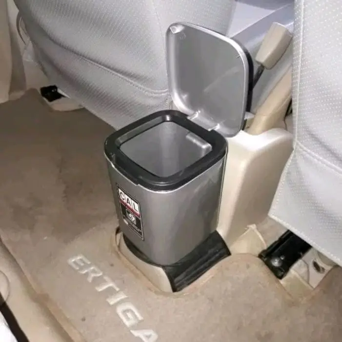tempat sampah mobil/tong sampah mobil