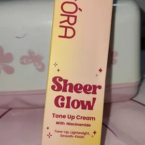 SCORA Sheer Glow Tone Up Cream 30 Gr Tone Up Viral Mencerahkan Secara Natural
