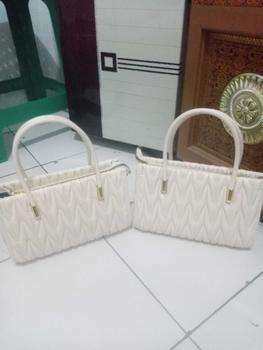 Product Review of MOCO Fashion Tas Selempang Wanita Hand Bag Tekstur Timbul Zigzag 2819 from k**g j**d 0