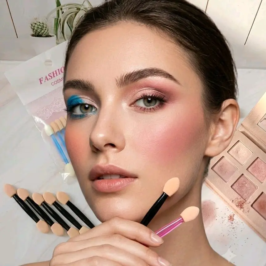 KUAS EYESHADOW & BLUSH ON ISI 10 PCS KUAS APLIKATOR EYESHADOW & BLUSH ON UNTUK HASIL YANG MERATA MAKE UP RAPIH CANTIK NATURAL MAKE UP WARNA RANDOM KUAS  Set Wajah Garis Meratakan