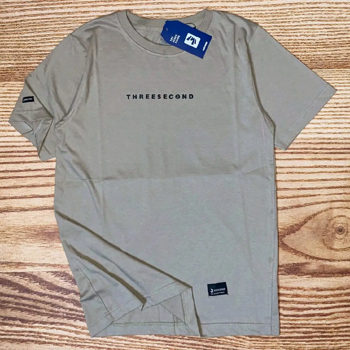 Kaos Distro Pria Slimfit P180 Free Stiker T-shirt Cowok Dewasa Logo Sablon Simple Keren Katun Combed
