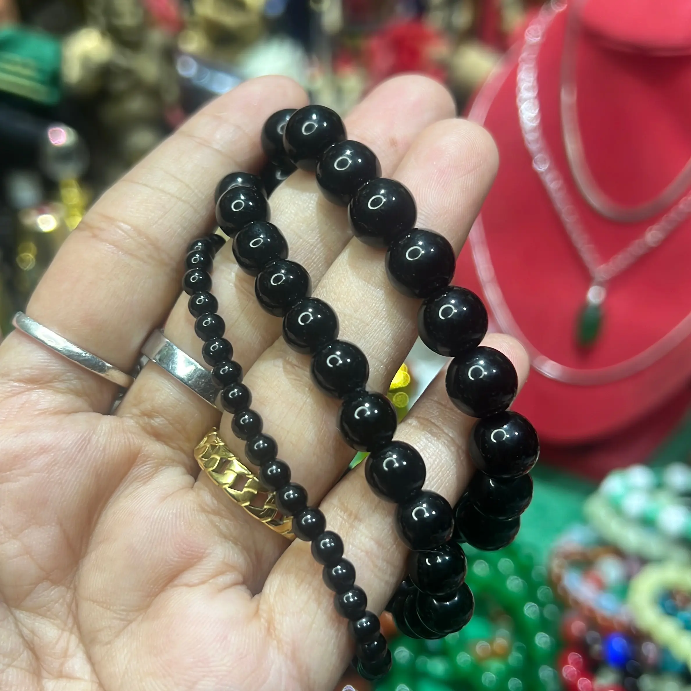 Gelang black onik ( kerejekian + kehokian)