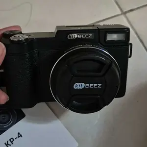 【live exclusive bundle】KiTBEEZ KP-4 Kamera Digital 5K WiFi 75MP dengan Zoom Digital 18X, Layar Putar 180°, Flash Intelligent Muncul Otomatis untuk Selfie & Pembuatan Vlog