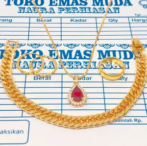 Set perhiasan wanita kalung italy liontin merah permata berlapis emas muda terkini