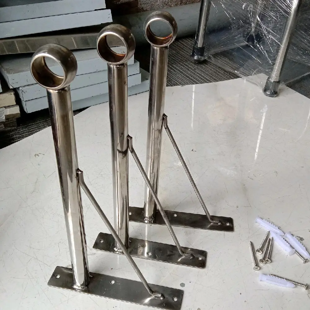 Combo 3 bass xỏ ống inox tròn o22mm, o25mm, o32mm xuyên qua . Từ tường ra 20cm/25cm/30cm , có chống ke đỡ chắc chắn