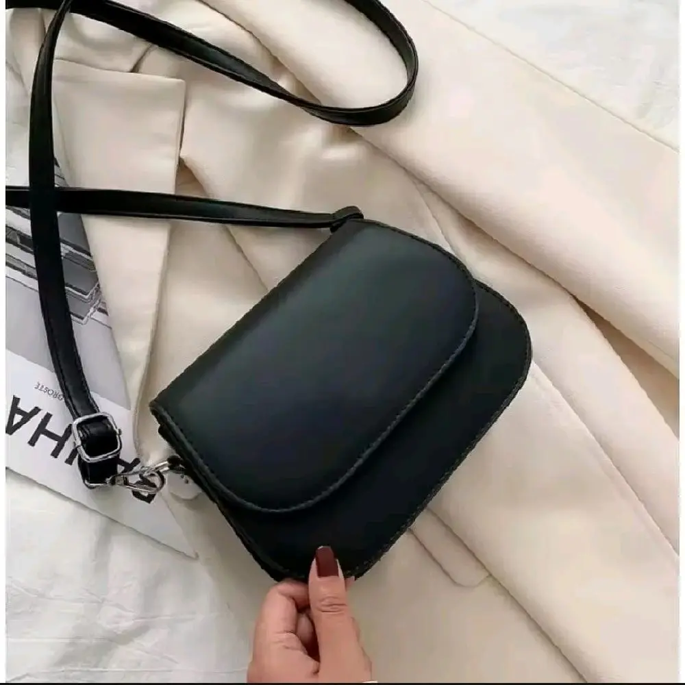 [BELI LOKAL]Tas Selempang Wanita VINA   Kekinian Fashion Hitam