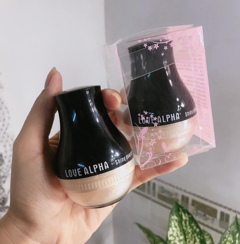  Phấn Phủ Kiềm Dầu Love Alpha Ánh Nhũ Kim Tuyến Lấp Lánh 