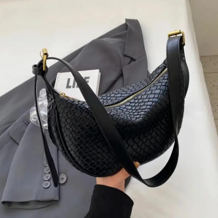 Tas Selempang Elenna Slingbag Wanita Terbaru Simpel dan Stylish