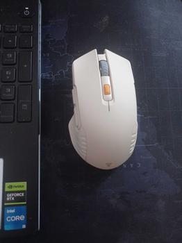 Product Review of Fantech RAIGOR III WG12R Mouse Wireless Gaming Rechargeable Baterai Computer from M**o s**m 3