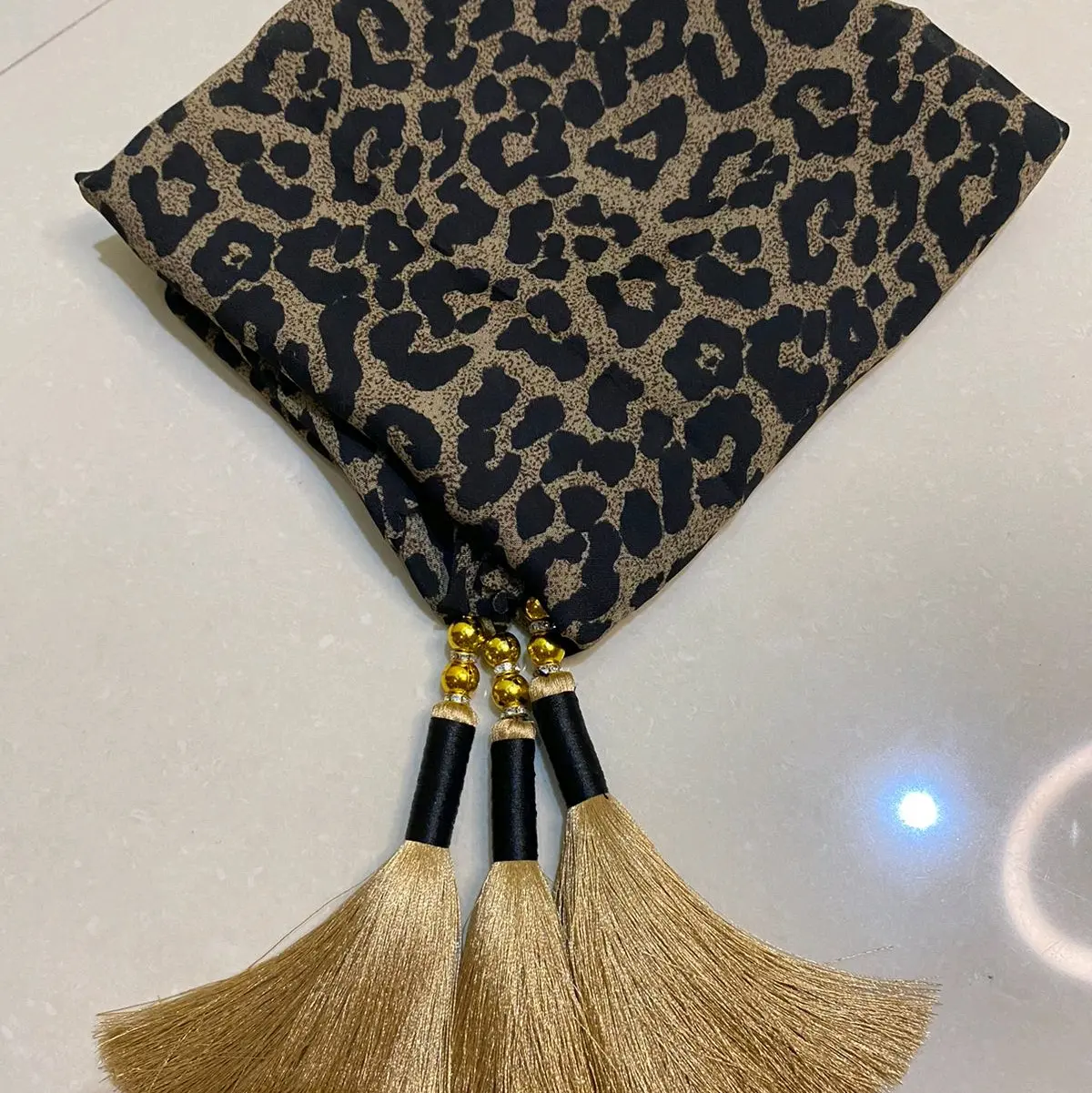 segiempat leopard tassel ori square