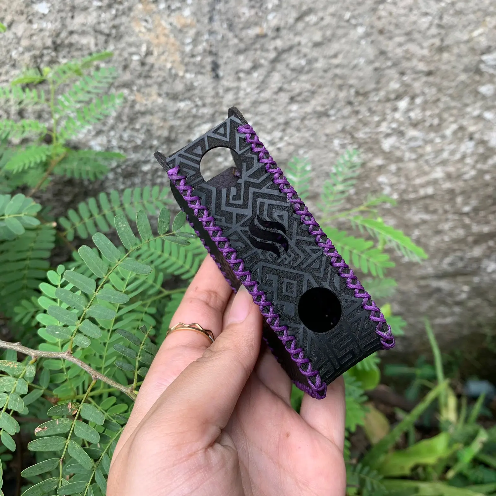 Leather Sleeve Trml T200 Case Hitam Ungu Motif Aztecc