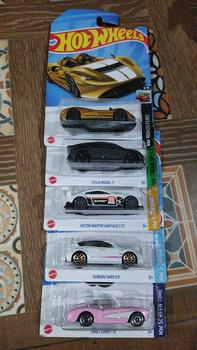 Product Review of hotwheels random murah dan unik from R**i 0