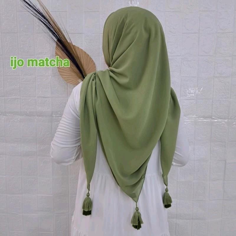 Segiempat tassel jumbo syari size 130x130cm / hijab segiempat pompom viral 1