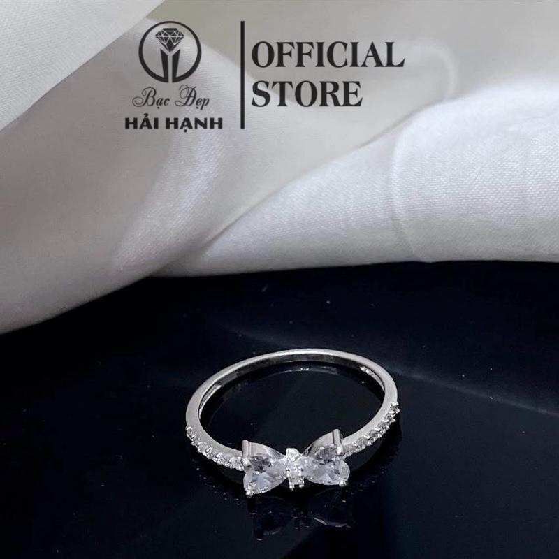 Nhẫn nữ bạc ta hình nơ đính đá to nổi nhưng vẫn dịu dàng nhẹ nhàng phù hợp với mọi lứa tuổi chuẩn bạc ta Bạc Đẹp Hải Hạnh HHJ