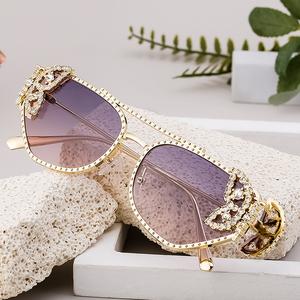 Butterfly with Diamond Sunglasses Women Premium Feeling Cat Eye Sunglasses Women Tide Rhinestone Butterfly Eyewear UV Protection for Women