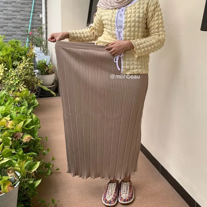 [milihbeau] Flare Wavy Skirt - rok bumil friendly LP 120cm / rok jumbo rok plisket centi bb flare mekar rok mayung rok panjang rok kerja rok kuliah rok jalan rok main rok formal rok informal wavy kriwil rok plisket - rempel, maxi, bawahan, hitam, wanita