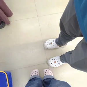 Sandal Baim Cross Wanita Terbaru Sandal Baim Tali Belakang Perempua Sandal Karet Ringan Non Slip Sendal Pink Hitam Putih