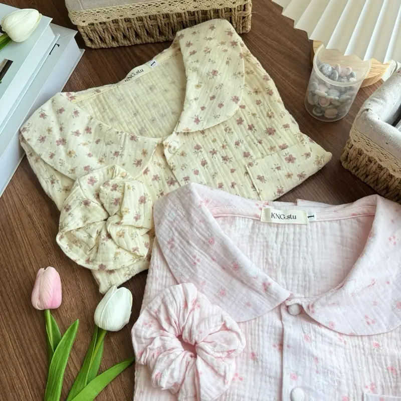 Đồ ngủ nữ tay ngắn quần đùi – Pyjama vải xô muslin cổ sen | KNG.studio (Tặng kèm dây buộc tóc scrunchies)