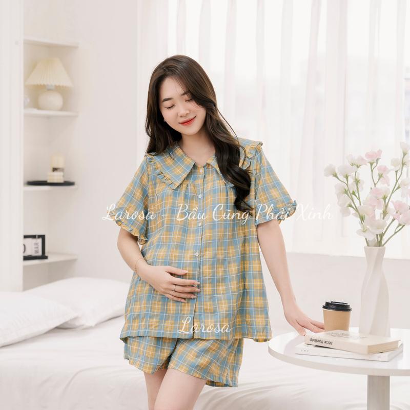 Bộ Đồ Bầu Có Kéo Khóa Ngực Cổ Bèo Mùa Hè 2025 Larosa Mặc Nhà Và Sau Sinh Vải Kẻ Caro Labee - LS018B Váy Bầu Đầm Bầu Kem