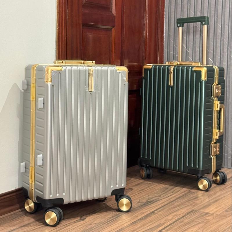 G24- VALI KHUNG NHÔM VIỀN VÀNG CAO CẤP, CÓ NGĂN CHỨA ĐỒ ƯỚT, KHOÁ BẢO MẬT TIÊU CHUẨN TSA, KHUNG NHÔM VIỀN VÀNG CHẮC CHẮN, BẢO HÀNH 2 NĂM, LỖI 1 ĐỔI 1 MIỄN PHÍ Nam.