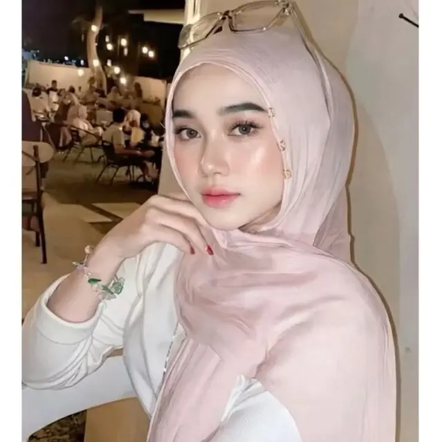 RESYA HIJAB PASHMINA VISCOSE BAMBOO PREMIUM Shawl Viscose Bamboo untuk Penampilan Elegan dan Nyaman Bahan Lembut Adem Cocok untuk Berbagai Acara Kerudung Panjang Muslim Wanita