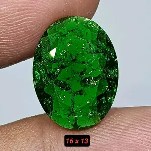 Batu Hijau Zambrut Cutting , Serat Pecah Seribu 16 x 13 mm