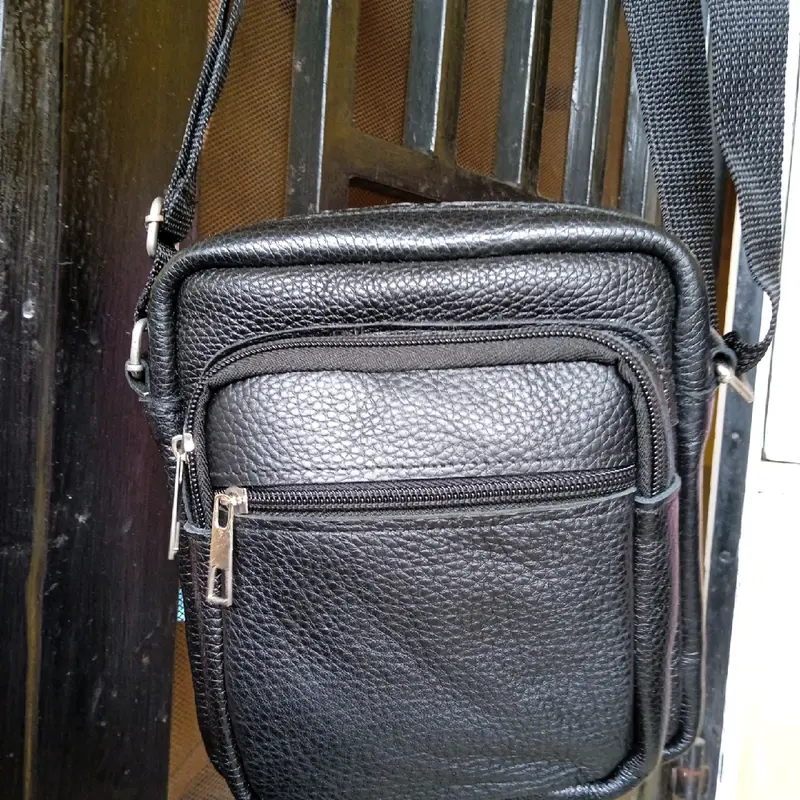 Tas Kulit Asli Pria dan Wanita dengan Selempang yang Cantik 3