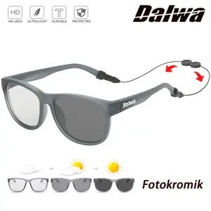 【Tersembunyi & Disetel】Dalwa Kacamata Driving Fotokromik Terpolarisasi Anti UV400 360° Guard - Kacamata Hitam Pria Premium untuk Hiking | Fishing | Olahraga Outdoor, UKURAN UNIVERSAL Cocok Semua Bentuk Wajah Eyewear Sunglasses