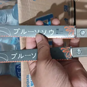 Gergaji Tangan Sederhana Serbaguna Handle Ergonomis Pertukangan