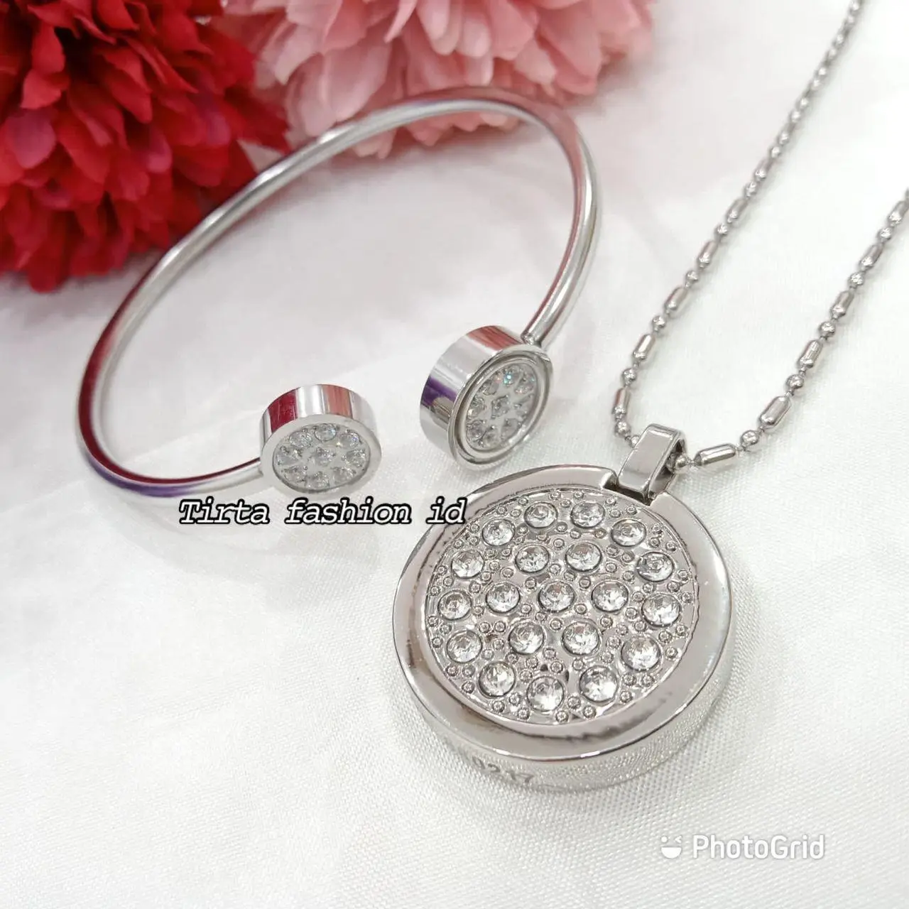 SATU SET KALUNG DAN GELANG BULAT PERMATA SILVER Crystal