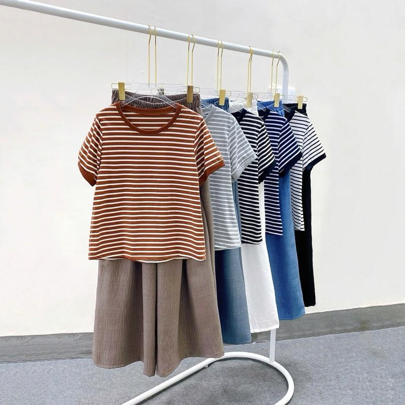  Set Bộ Quần Áo Bigsize Trẻ Trung Quần Vải Đũi Vân Mây Form Suông Siêu Rộng Giả Váy Phối Áo Thun Tay Ngắn Hoạ Tiết Sọc Cho Nữ  50-92Kg - A285 Q564 