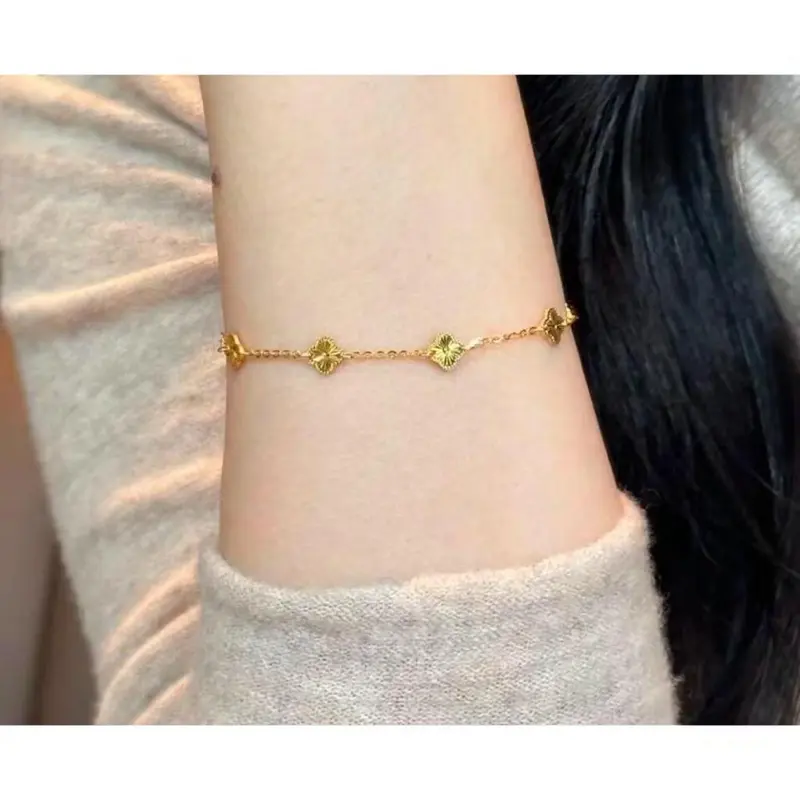 Glowing Grace - Gelang Tangan Wanita Enam Bunga Mini Four Leaf Clovers 2